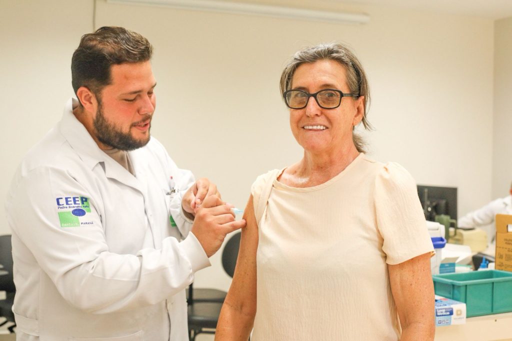 “Dia D” recebe 7 mil pessoas porém meta para vacinação da influenza é de 140 mil “Dia D” recebe 7 mil pessoas porém meta para vacinação da influenza é de 140 mil