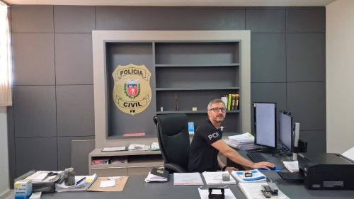 Conforme delegado, vítima foi assassinada com oito facadas na presença da filha pequena Imagem referente a Conforme delegado, vítima foi assassinada com oito facadas na presença da filha pequena