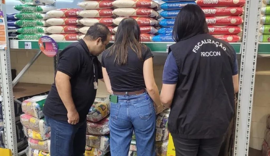 Rede atacadista de Umuarama é notificada por insetos e carunchos em alimentos