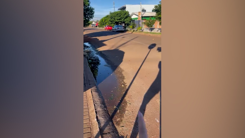 Água parada preocupa moradores e levanta alerta para risco de dengue no Bairro Veneza