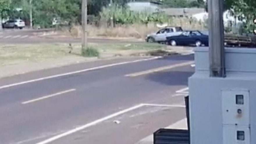 Câmera registra acidente de trânsito no Santo Onofre