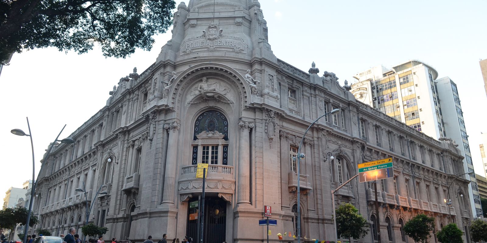 Documentos do antigo Dops são transferidos para arquivo público do RJ Documentos do antigo Dops são transferidos para arquivo público do RJ