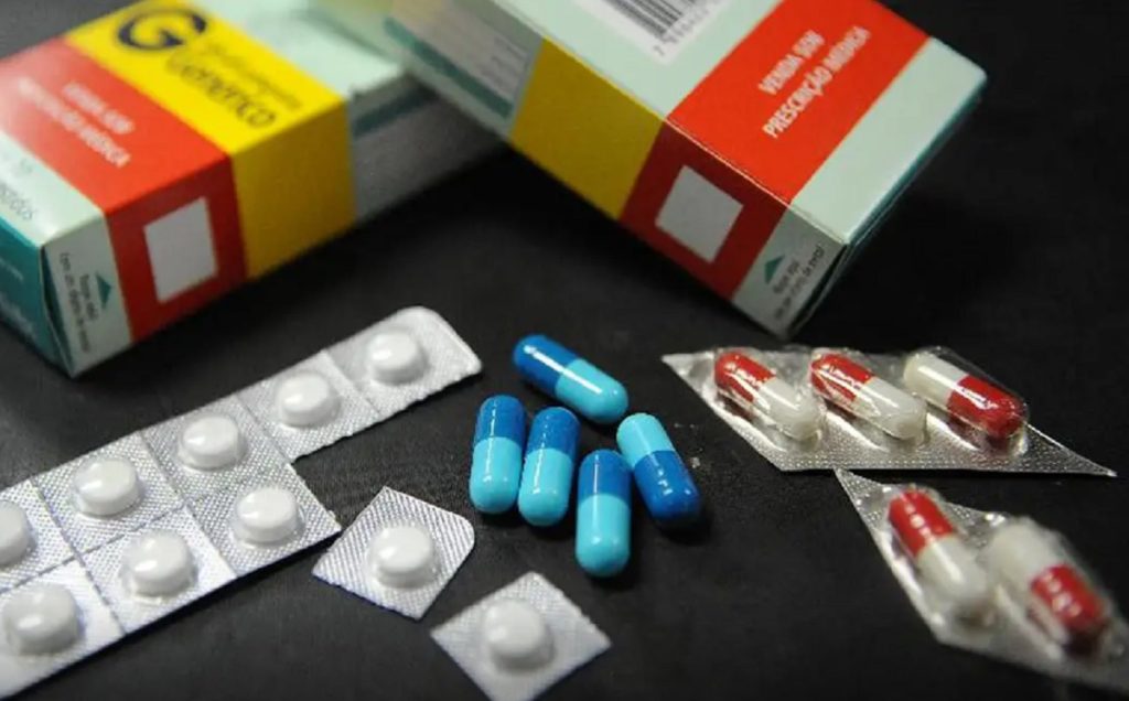 Medicamentos podem ficar quase 4% mais caros a partir de hoje