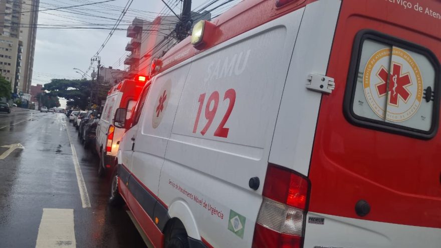 Com dor homem é socorrido por equipes do Samu no Centro