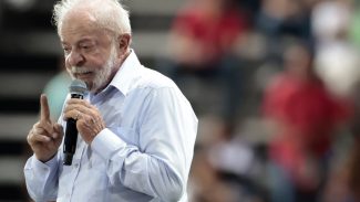 Lula diz que governo fará de tudo para conter preço do diesel
