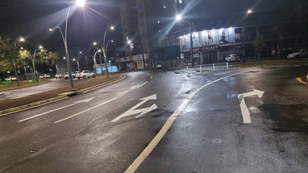 Praça da Bíblia em Cascavel passa por revitalização na sinalização horizontal