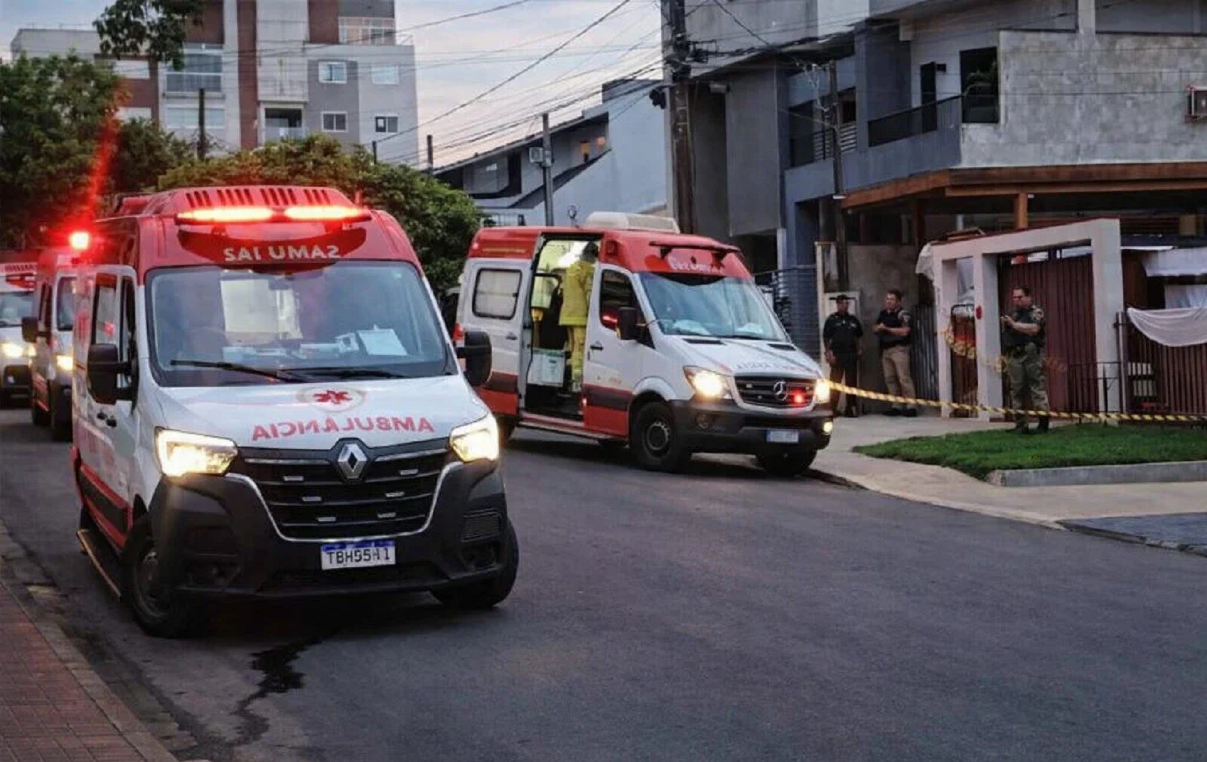 Policial Civil mata homem com oito tiros e tira a própria vida em Toledo Policial Civil mata homem com oito tiros e tira a própria vida em Toledo