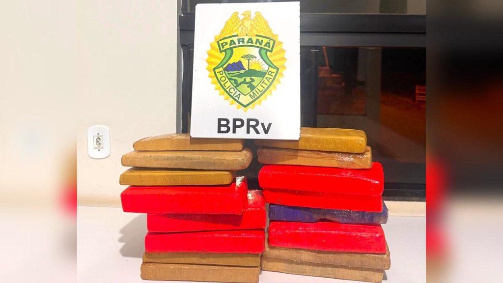 ROTAM apreende maconha em veículo na PR 323 e prende jovem