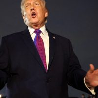 Imagem referente a Trump amplia retórica bélica contra Irã e minimiza alta do petróleo