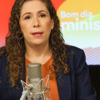 Imagem referente a Novos cargos são para recompor capacidade do Estado, diz ministra