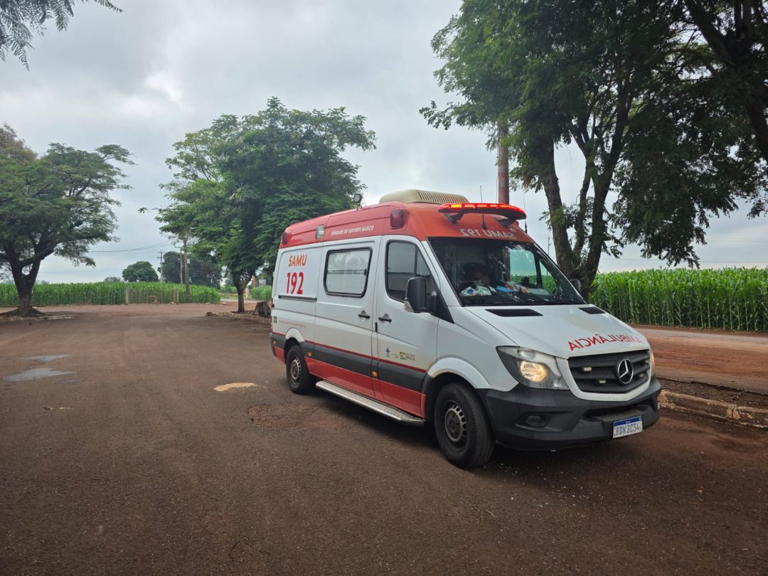 Homem de 64 anos fica ferido ao ser atingido por próprio caminhão na BR-163