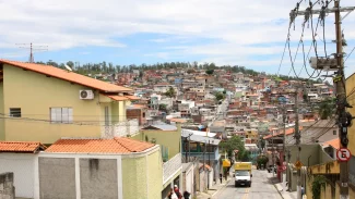 Habitantes de Perus, em SP, acusam fraude em audiência pública Habitantes de Perus, em SP, acusam fraude em audiência pública