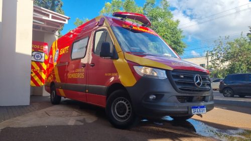 Ambulância e ABTR socorrem motociclista que bateu contra caminhão no Interlagos Imagem referente a Ambulância e ABTR socorrem motociclista que bateu contra caminhão no Interlagos