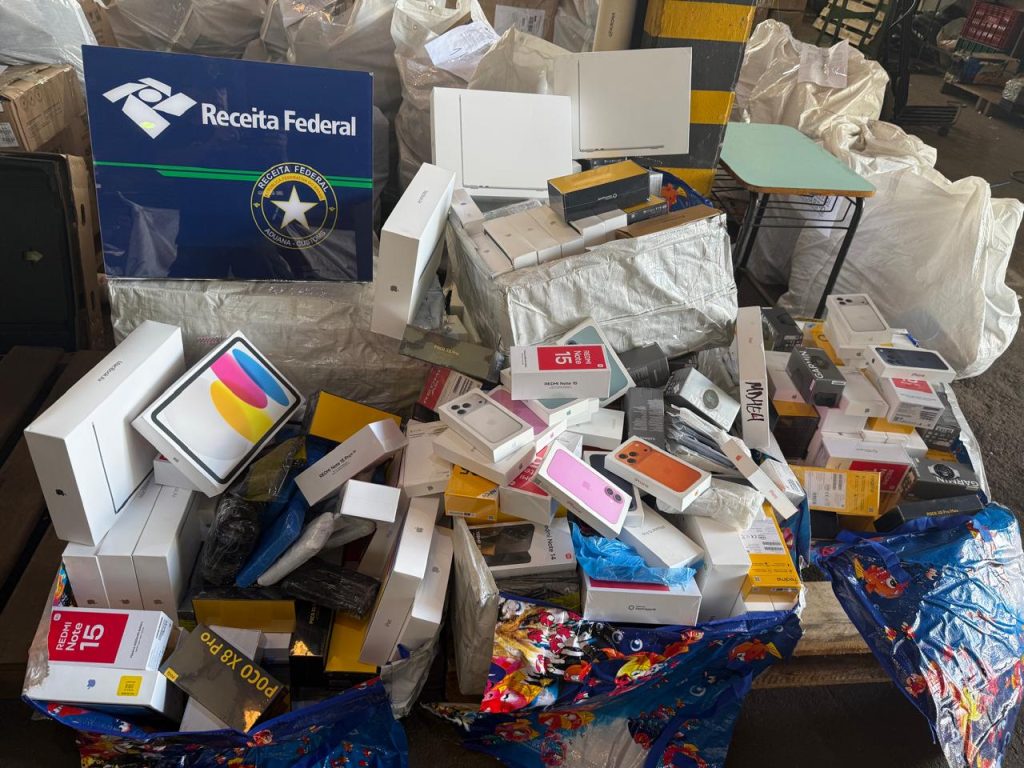 Receita Federal apreende R$ 1,3 milhão em eletrônicos na BR-277 em Santa Tereza do Oeste