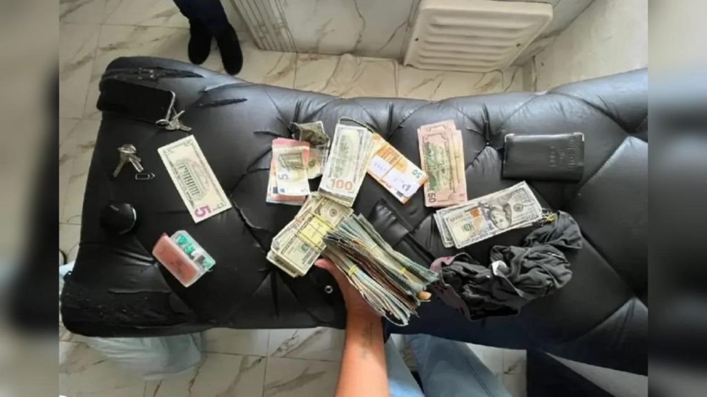 Funcionário furta dólares do patrão e gasta com prostitutas, bebida e jogo do tigrinho, no PR