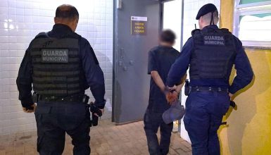 Imagem referente a Foragido com 22 anos de pena a cumprir é capturado pela GM na Rodoviária em Cascavel