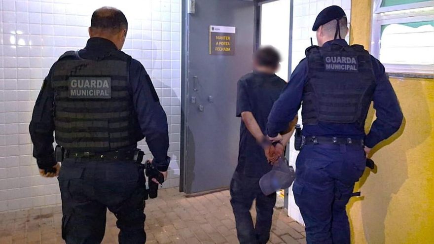 Foragido com 22 anos de pena a cumprir é capturado pela GM na Rodoviária em Cascavel