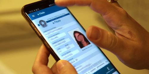 Eleitor tem um mês para regularizar pendências e ficar apto a votar Imagem referente a Eleitor tem um mês para regularizar pendências e ficar apto a votar