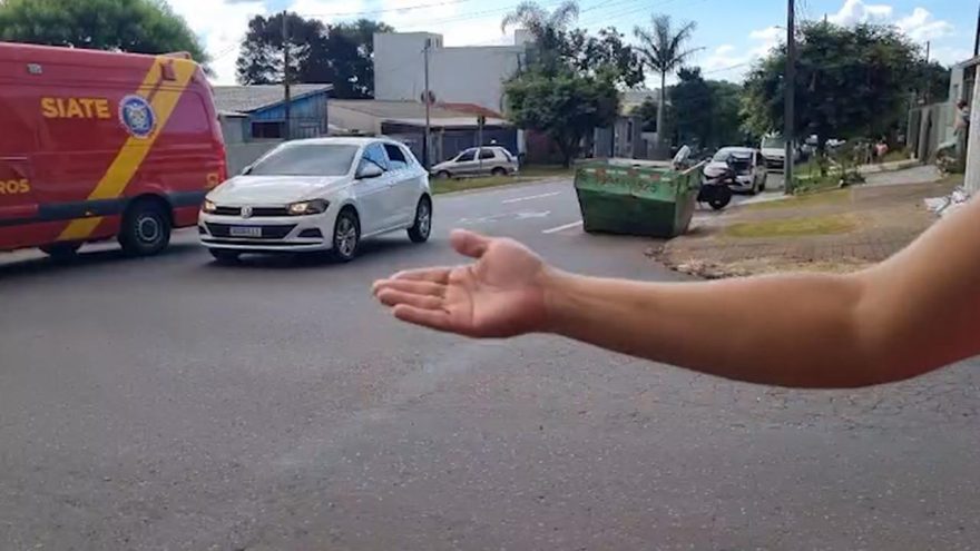 “Vão esperar alguém morrer?”: Moradora pede redutor de velocidade na Avenida Comil