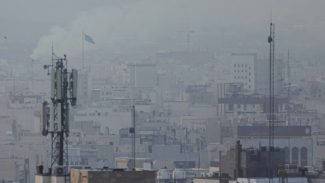 Aeronave dos EUA é abatida sobre Irã e piloto está desaparecido