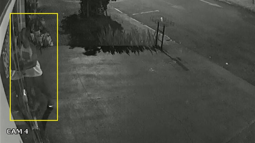 Ladrão arromba loja e furta dinheiro do caixa no bairro Coqueiral em Cascavel