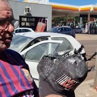 Imagem referente a “Tentei apagar o fogo com o boné”, relata dono de Palio que pegou fogo em Cascavel