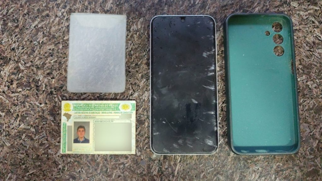 Celular e documentos em nome de Juliano Almeida Mariano são encontrados