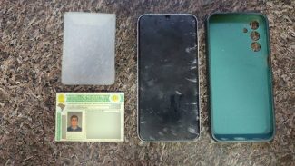 Imagem referente a Celular e documentos em nome de Juliano Almeida Mariano são encontrados