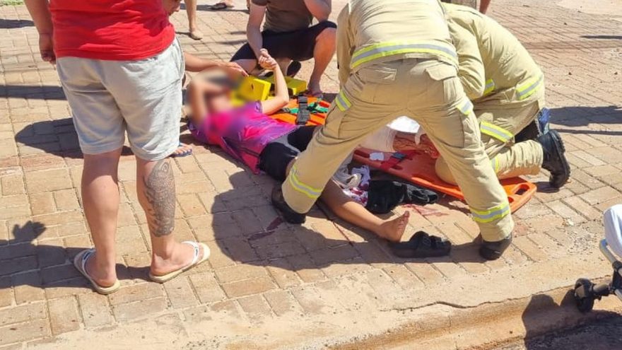 Criança fica ferida em acidente com moto elétrica na Avenida Piquiri