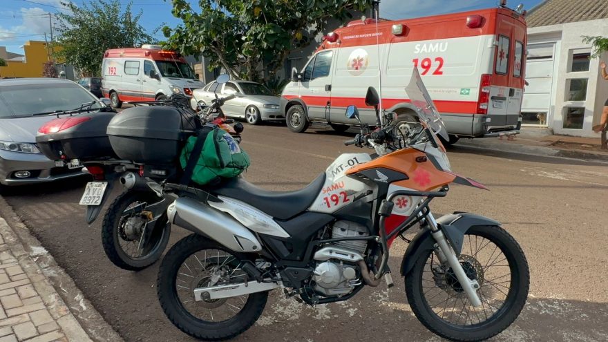 Equipes do Samu tentam reanimar vítima de parada cardiorrespiratória no Cascavel Velho
