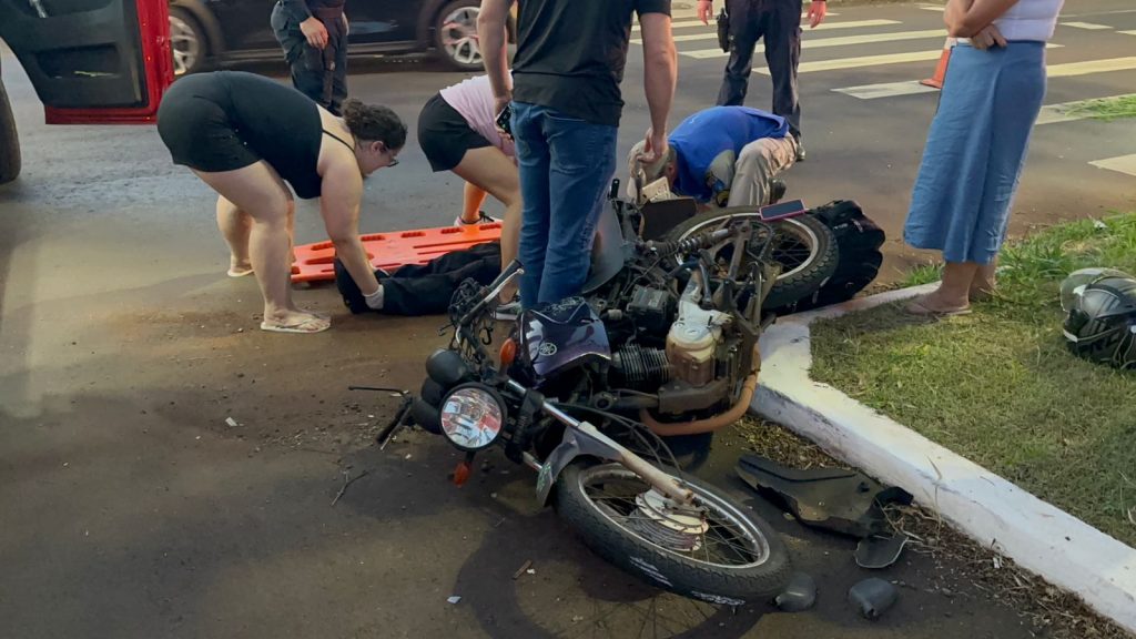 Colisão entre motos mobiliza socorro e complica trânsito