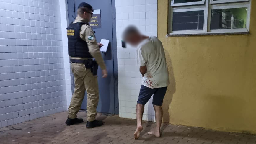 Homem de 66 anos é preso após ameaçar esposa e filho no bairro Canadá, em Cascavel