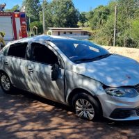 Imagem referente a Jovem fica ferida após capotar carro na rodovia PR-180, em Cascavel