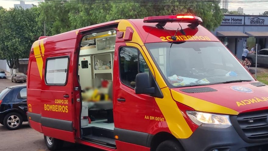 Mulher é atropelada na Rua Carlos de Carvalho