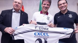 Fernando Diniz é anunciado como novo técnico do Corinthians Fernando Diniz é anunciado como novo técnico do Corinthians