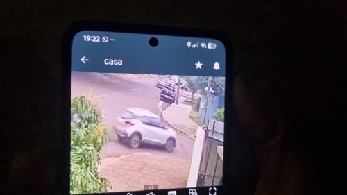 Câmera de segurança registra atropelamento de mulher no Parque São Paulo Imagem referente a Câmera de segurança registra atropelamento de mulher no Parque São Paulo