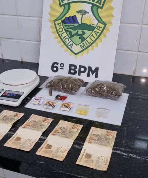 Gotran apreende drogas e encaminha dois à delegacia em abordagem em Cascavel Imagem referente a Gotran apreende drogas e encaminha dois à delegacia em abordagem em Cascavel