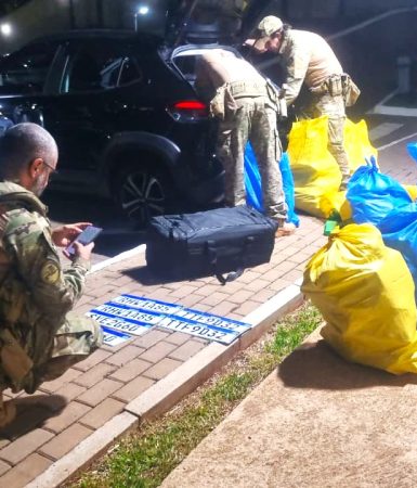 PRF apreende mais de 400 kg de maconha com menor; ocorrência é levada a Cascavel Imagem referente a PRF apreende mais de 400 kg de maconha com menor; ocorrência é levada a Cascavel