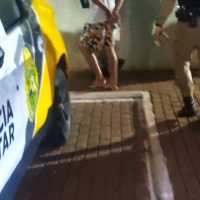 Discussão termina em agressão e homem é detido pela PM no bairro Neva Imagem referente a Discussão termina em agressão e homem é detido pela PM no bairro Neva