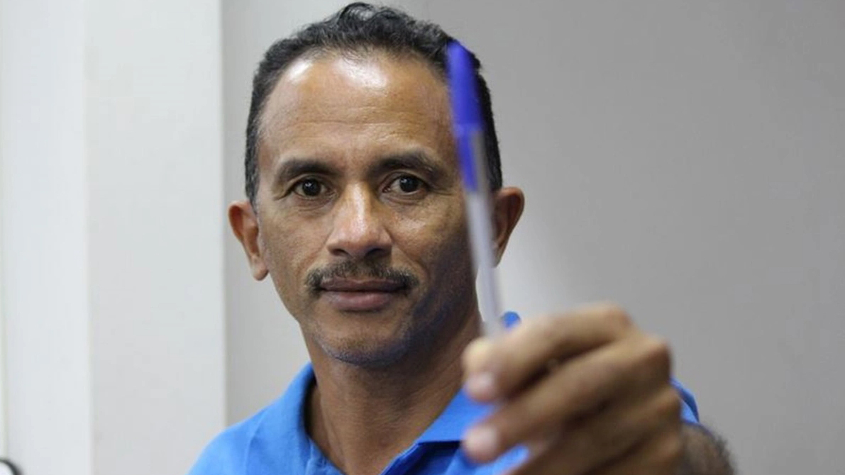 Cantor de “Caneta Azul”, Manoel Gomes anuncia candidatura a deputado federal