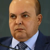 Imagem referente a Ex-governador do DF não comparece à CPMI do Crime Organizado