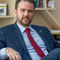 Imagem referente a Governo avalia uso do FGTS para quitar dívidas, diz Durigan