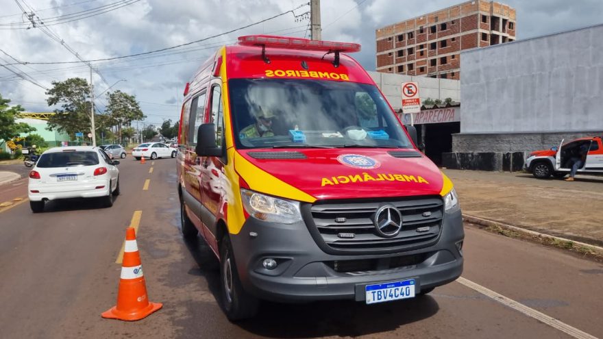 Carro de aplicativo se envolve em acidente e passageira fica ferida no Santa Cruz