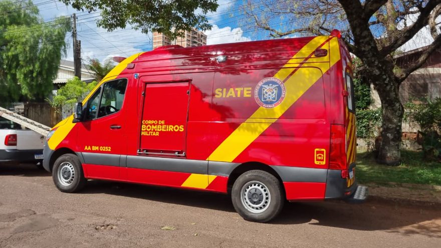 Durante crise convulsiva, idosa se corta com vidro e é socorrida pelo Siate