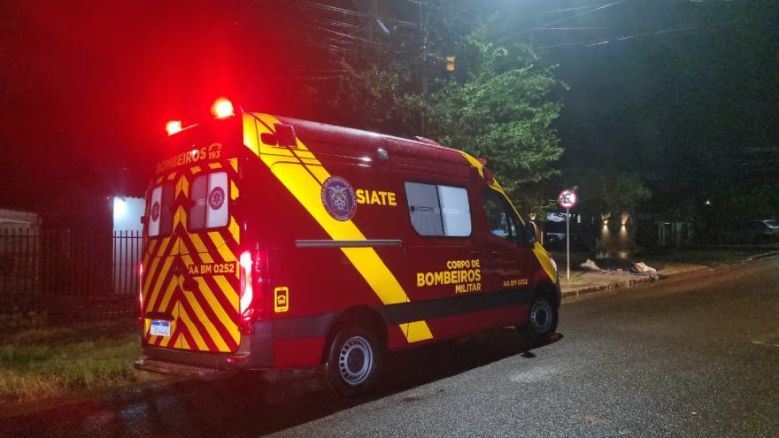 Homem é socorrido após queda de bicicleta no Santo Onofre