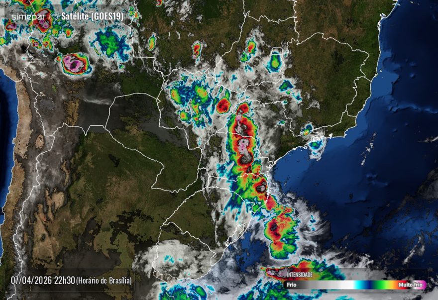 Tempestade avança pelo Paraná com ventos de até 80 km/h e chuva intensa no Oeste