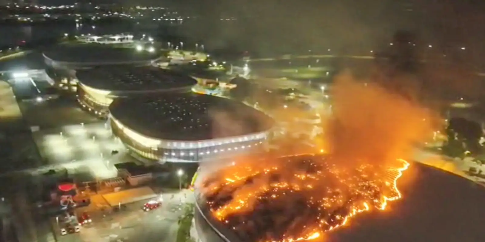 Incêndio não atinge pista do Velódromo Olímpico no Rio Imagem referente a Incêndio não atinge pista do Velódromo Olímpico no Rio