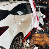 Imagem referente a Gravíssimo acidente destrói mercado e deixa motociclista com pé amputado no Floresta