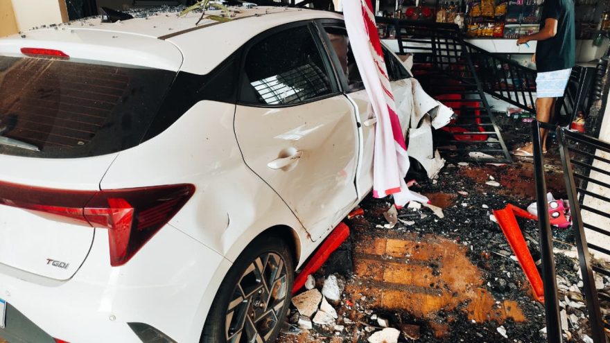 Gravíssimo acidente destrói mercado e deixa motociclista com pé amputado no Floresta