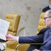 Imagem referente a Zanin vota a favor de eleições diretas para governador do Rio